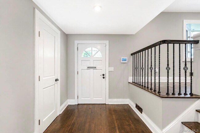 Building Photo - 18 Catherwood Crescent