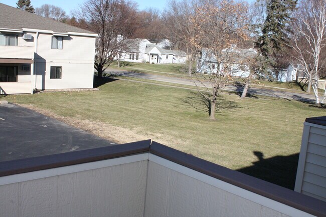 Building Photo - 2114 Valleyhigh Dr NW