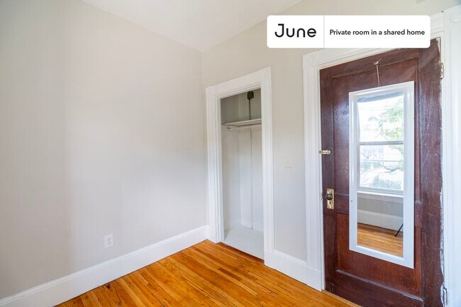 Foto del edificio - Room in Shared 4 bed/2 bath home