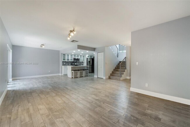 Building Photo - 6657 SW 139th Ave