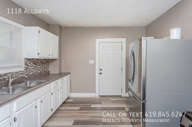 Building Photo - 1118 Alldays-