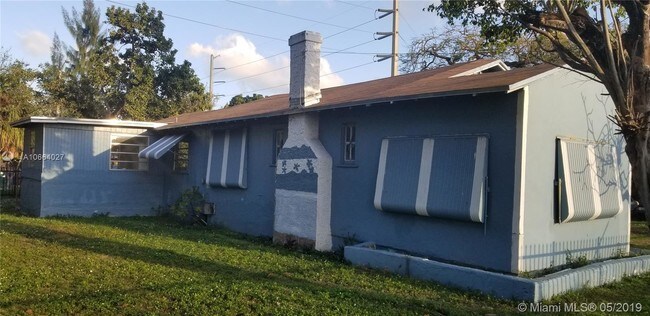 Building Photo - 3509 NW 9th Ave