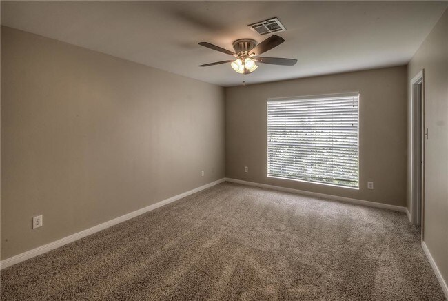 Building Photo - 1069 Birnham Woods Blvd