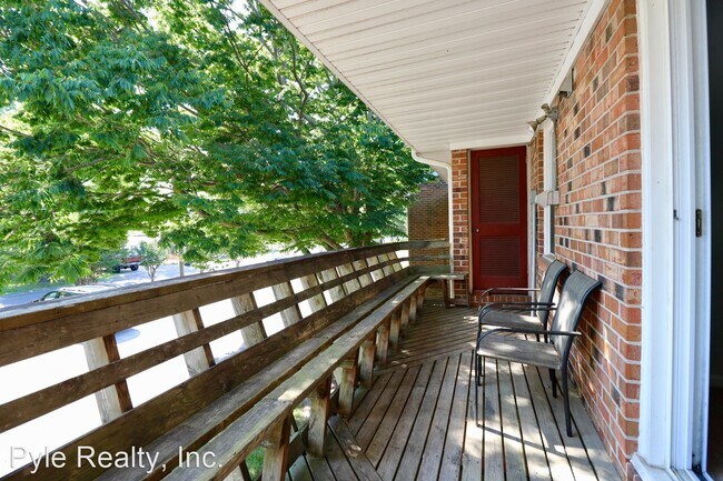 Foto del edificio - 2 br, 1.5 bath House - 1028 Barclay Square