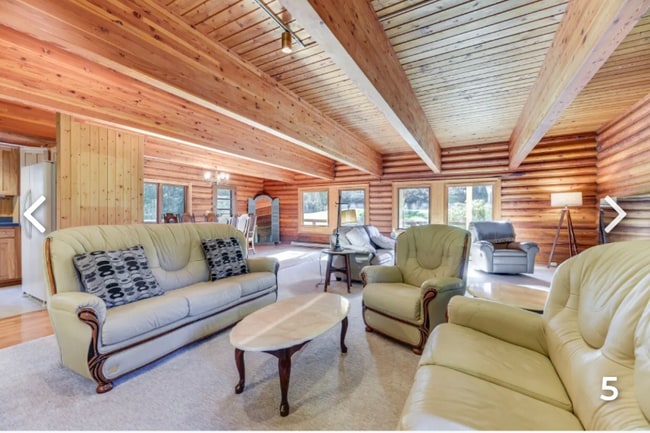 Building Photo - 770 E Country Club Drive East