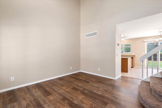 Building Photo - 9320 Cove Creek Dr