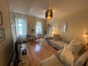 Building Photo - 4444 Cresson St