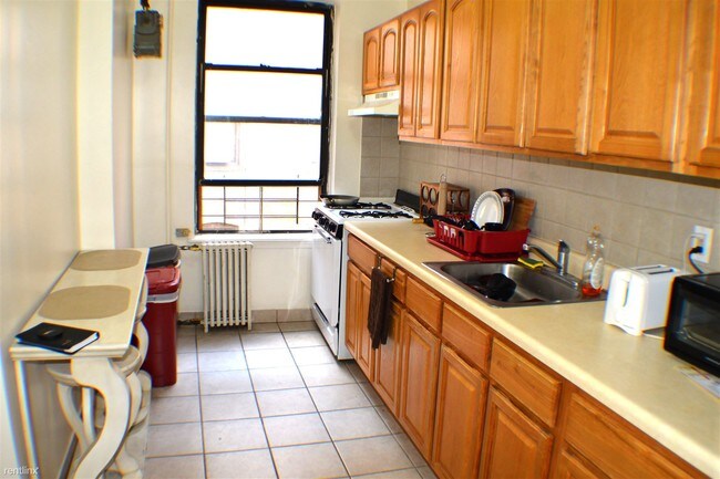 Building Photo - 3075 32nd St