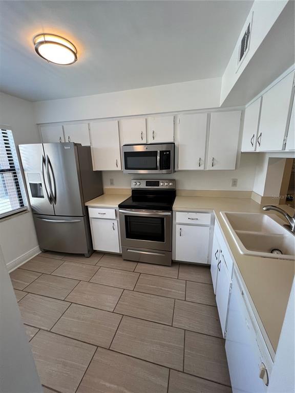 Building Photo - 6078 Willowpointe Cir