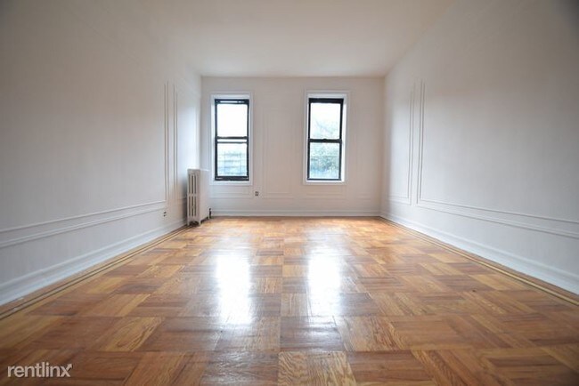 Building Photo - 3 br, 1 bath Apartment - 27 E 3rd St