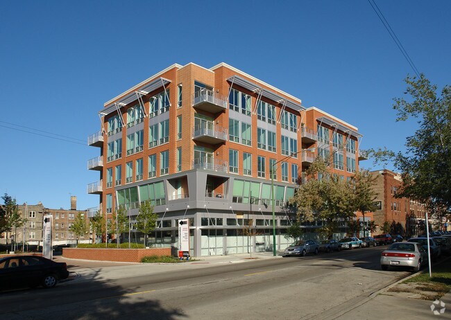 Building Photo - 4812-4846 N Clark St