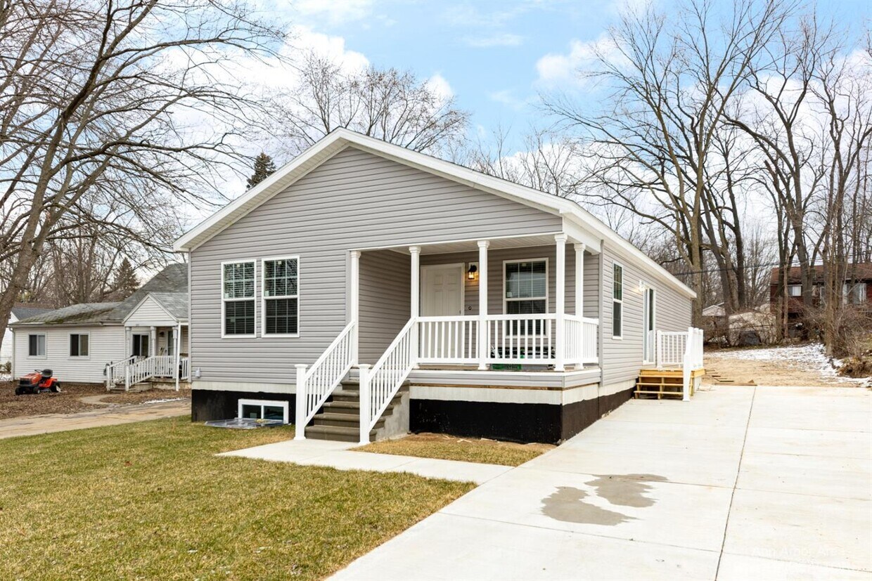 Primary Photo - 395 Elder St