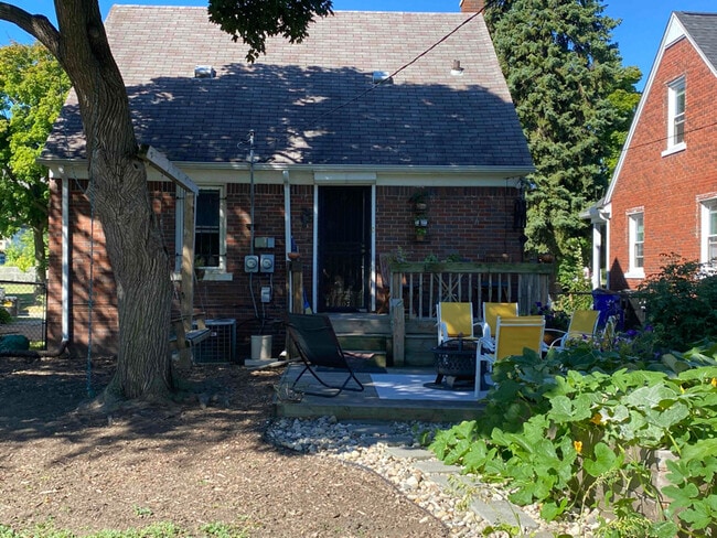 Building Photo - 4258 Burns Ave