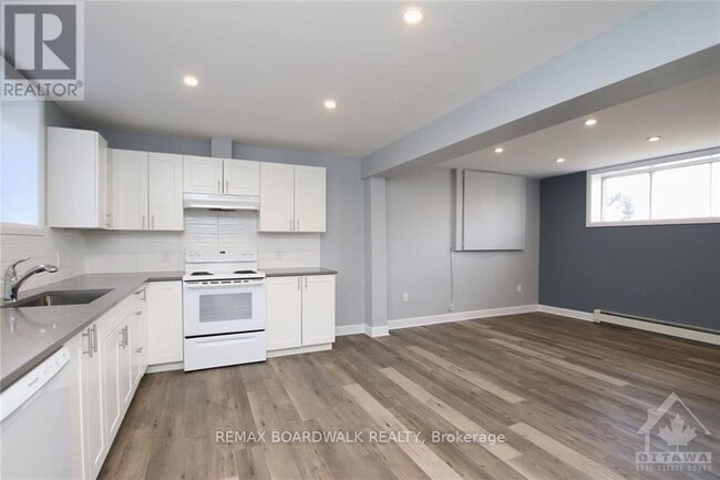 Building Photo - 15B Dowdall Crescent