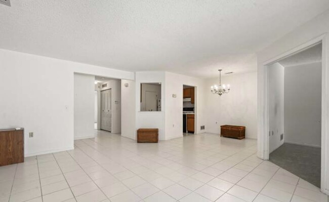 Building Photo - 363 Sunshine Ct