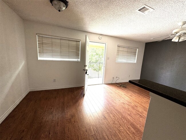 Building Photo - 1405 2nd St