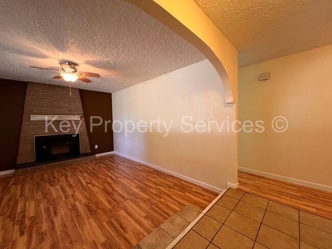 Building Photo - Orchards Ranch with Large Fenced Yard - Re...