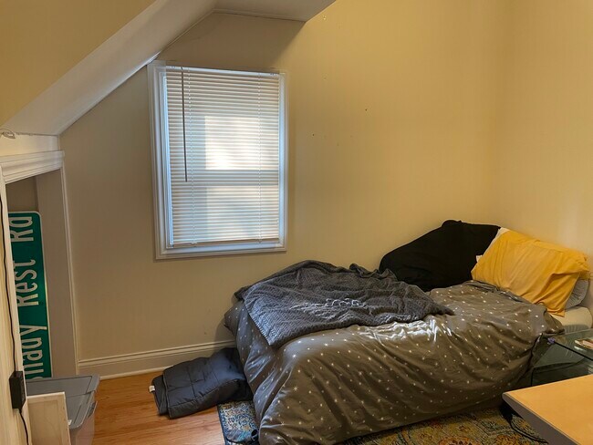 Building Photo - 1738 W Altgeld St