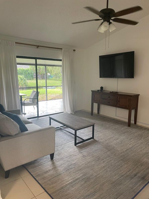 Foto del edificio - 12726 Spinnaker Ln