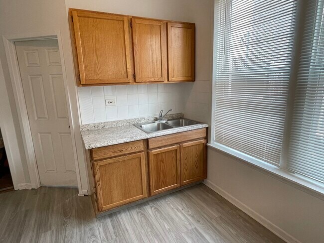 Foto del edificio - 2346 W Taylor St