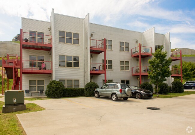 Foto del edificio - Sergeant's Apartments