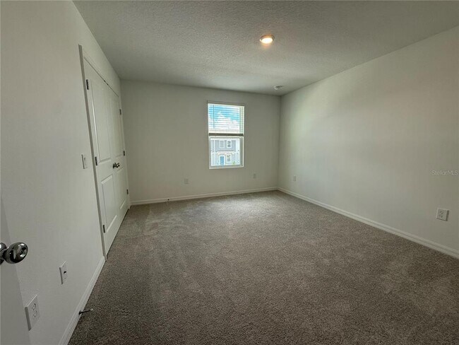 Building Photo - 2980 Skyline Lp