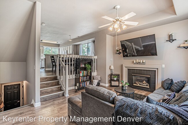 Building Photo - 2 br, 2.5 bath House - 8199 Welby Rd 4201