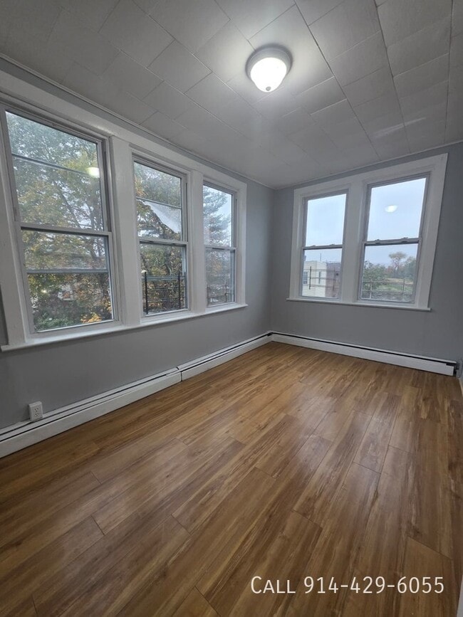 Building Photo - 8 Garfield St