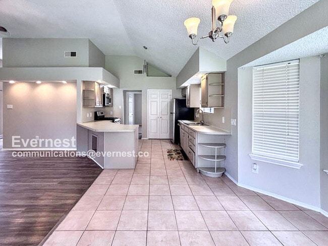 Building Photo - 2734 Indian Trail Dr