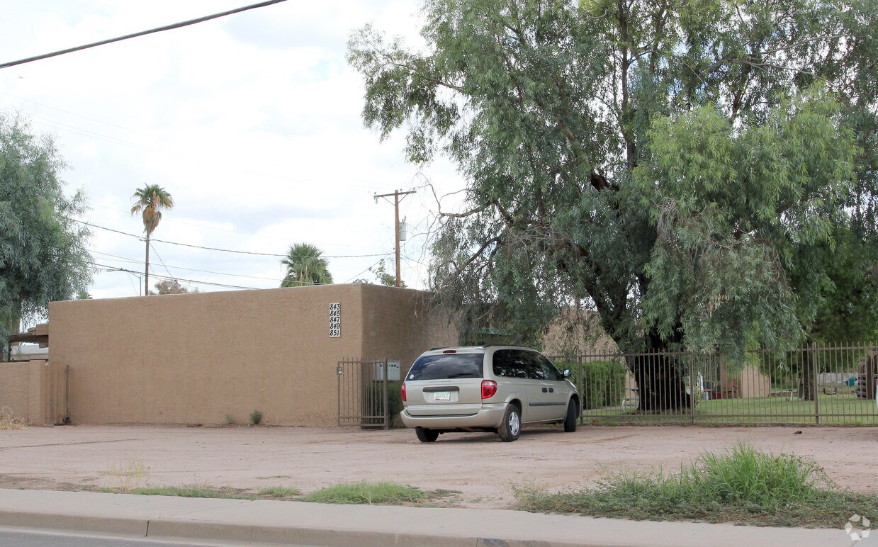 Primary Photo - 843 N Mesa Dr