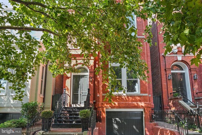 Foto del edificio - 3127 P St NW