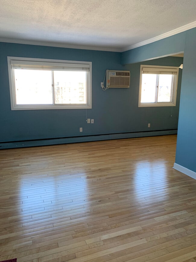 Building Photo - 440 Ridgewood Ave