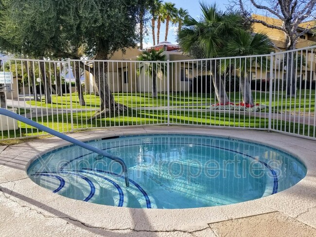 Foto del edificio - 32200 Cathedral Canyon Dr