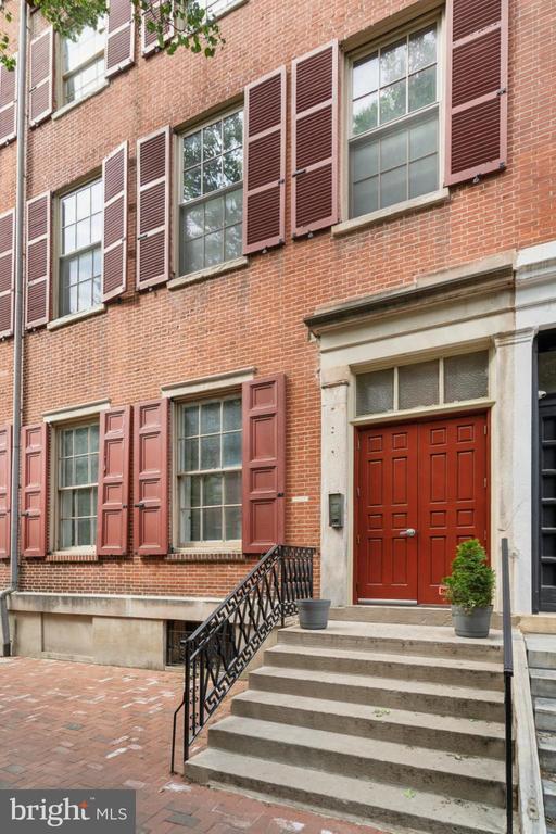Building Photo - 1029 Spruce St