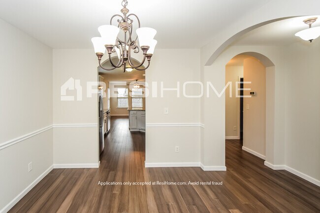Building Photo - HOME FOR RENT--1/2 MONTH OFF!