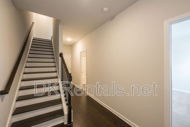 Building Photo - 2182 Talmai Dr