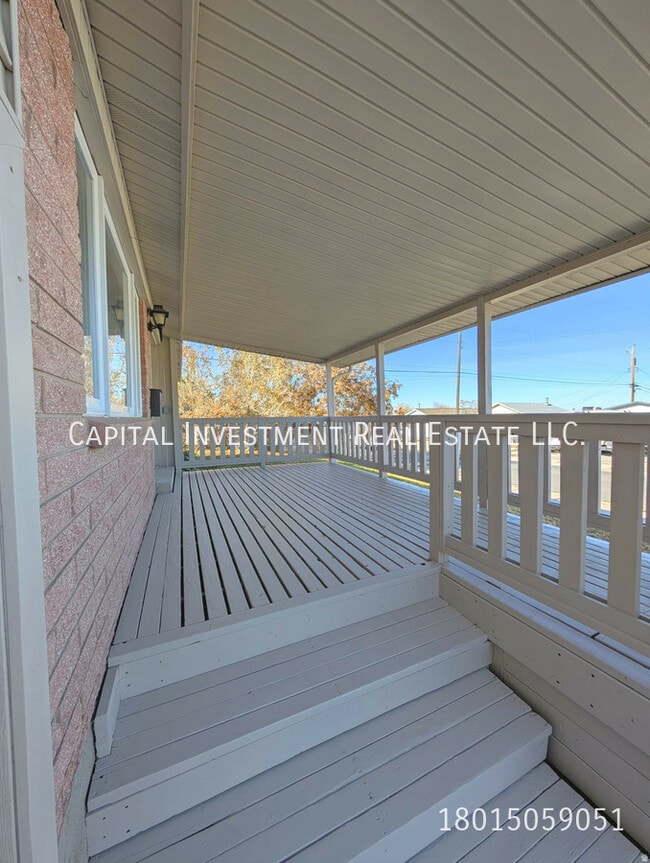 Building Photo - 684 Oquirrh Ave