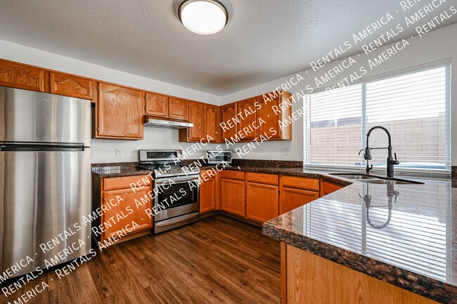 Building Photo - 3 bedroom 2.5 bath in Ahwatukee