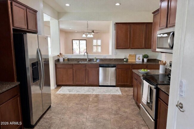 Foto del edificio - 10850 W Avenida Del Rey