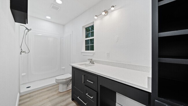 Building Photo - 17411 Rolling Hill Ln