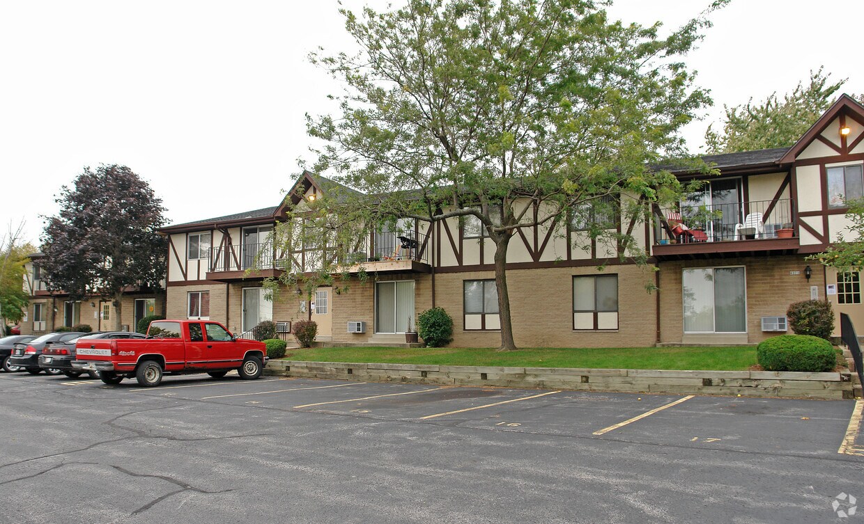 Building Photo - 4820-4828 Indian Hills Dr