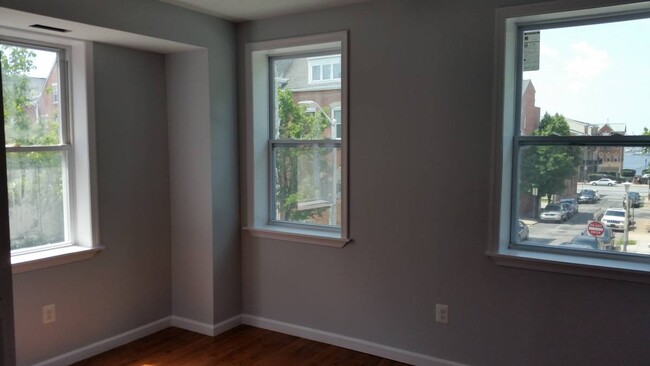 Foto del edificio - 2324 Essex street - 3rd Floor