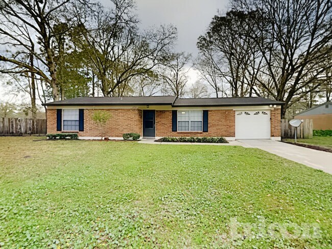 Foto del edificio - 2718 Pinewood Blvd N