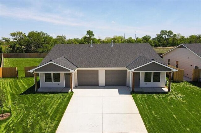 Foto del edificio - 524-526 W. 50th Ct. S.