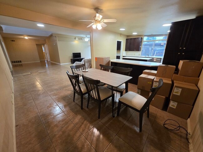 Building Photo - 1312 Toyon Plz