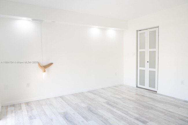 Foto del edificio - 2055 SW 122nd Ave