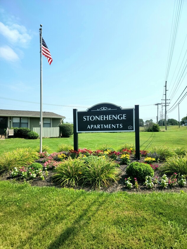 Stonehenge Apartments 1000 Stonehenge Pl Glasgow, KY