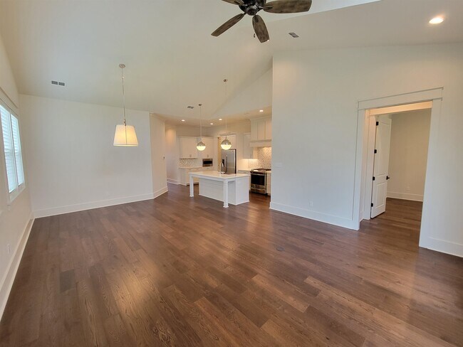 Foto del edificio - 209 Camellia Oaks Ave