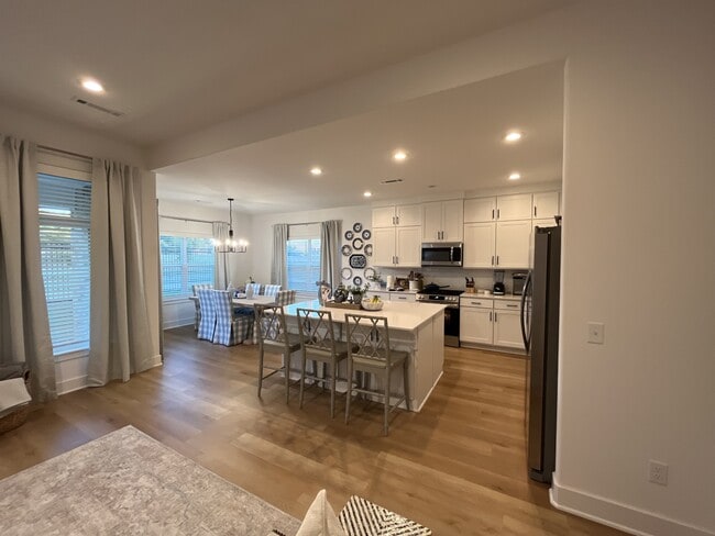 Foto del edificio - 439 Wagon Wheel Ave