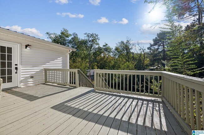 Foto del edificio - 2161 Chapel Hill Rd
